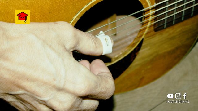 Pengertian Picking Gitar